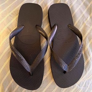 ✨3/$30✨Black Havaianas flip flops